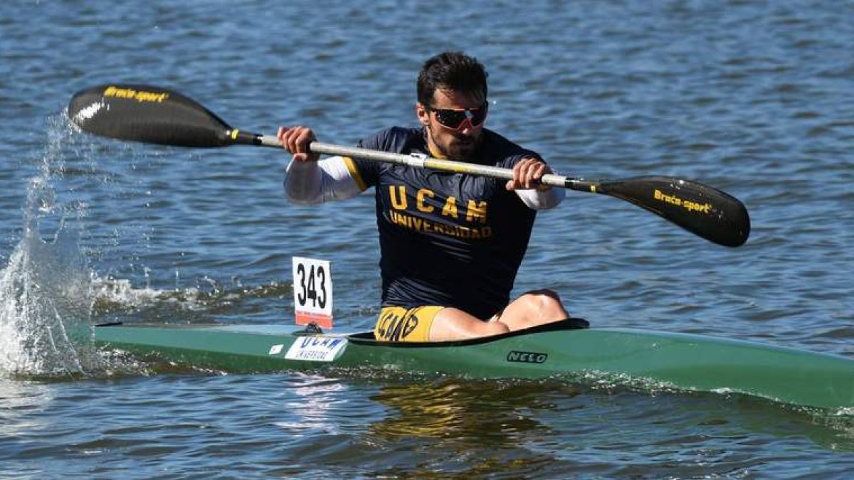 Paco Cubelos subió a lo más alto del podio en el Nacional de Invierno celebrado en el CAR de La Cartuja en Sevilla. TWITTER F. CUBELOS