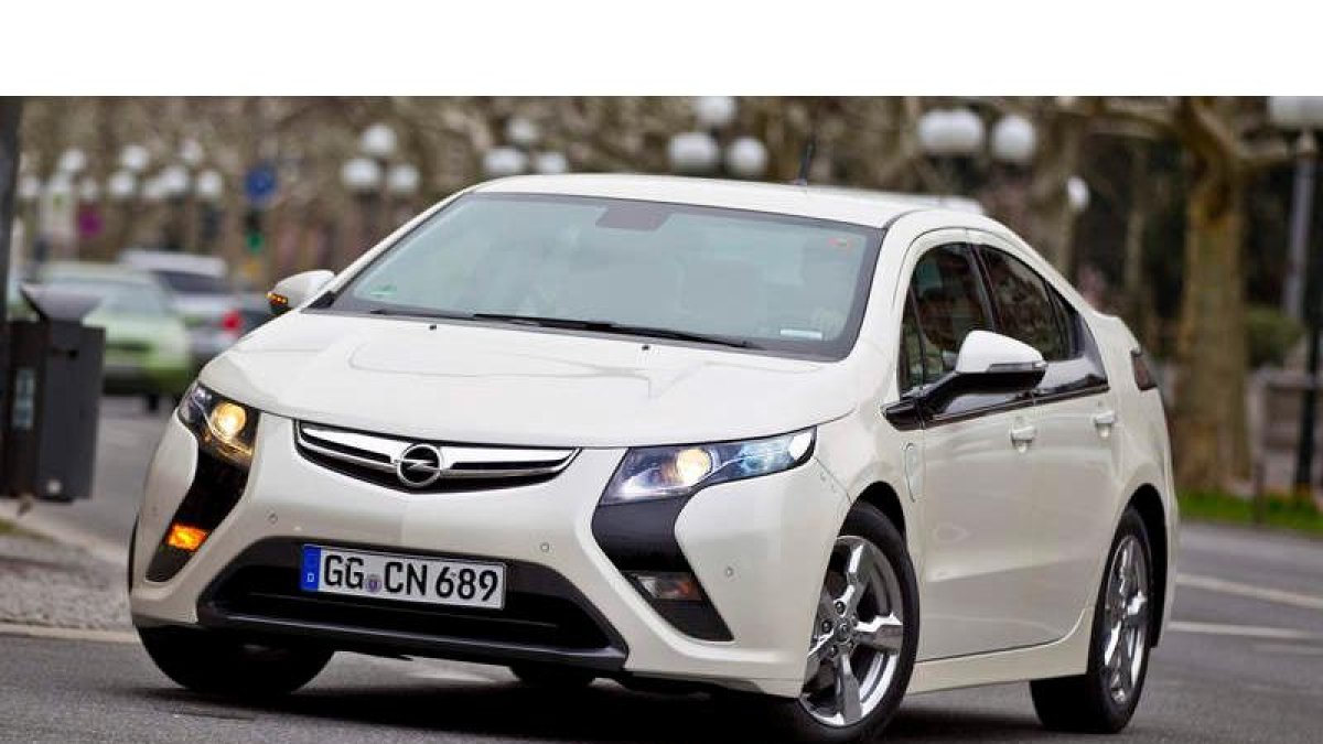 Morro en cuña y estética «coupé cuatro puertas» en el nuevo Opel Ampera.