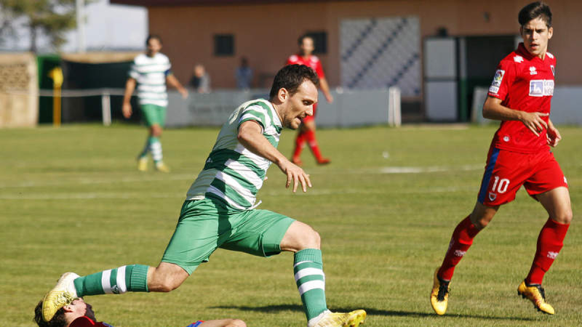 El equipo virginiano se vio superado en su feudo por el filial numantino. F. OTERO PERANDONES
