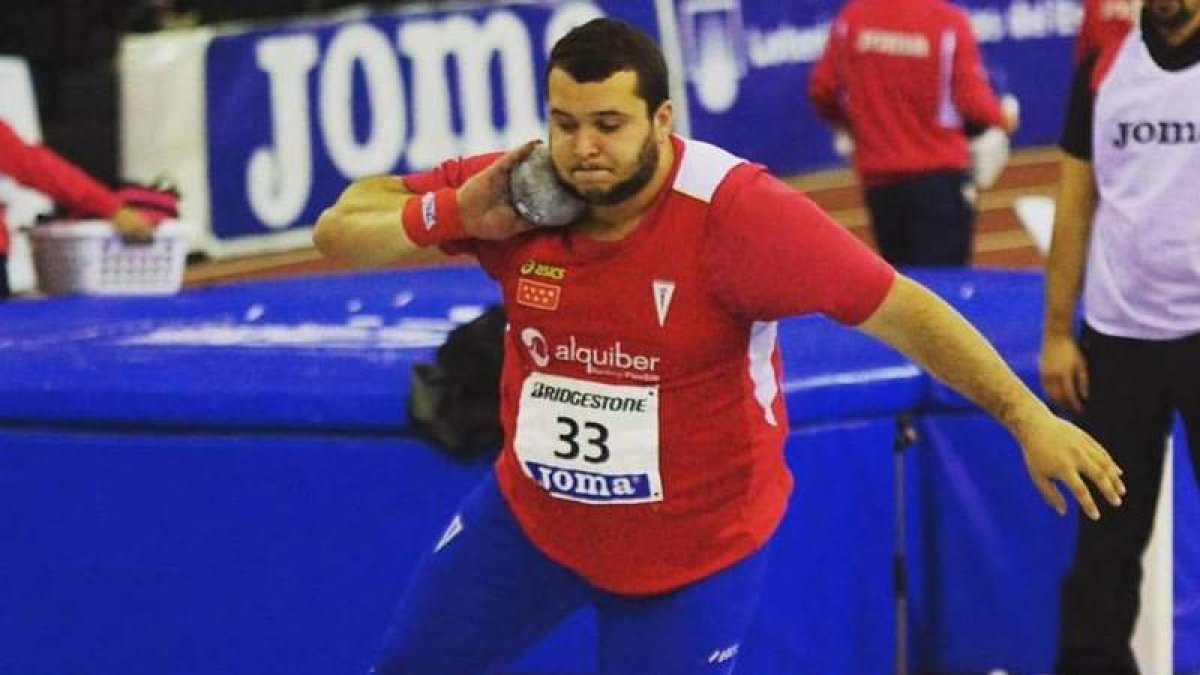 Daniel Pardo se colgó la medalla de plata en el concurso de lanzamiento de peso. DL