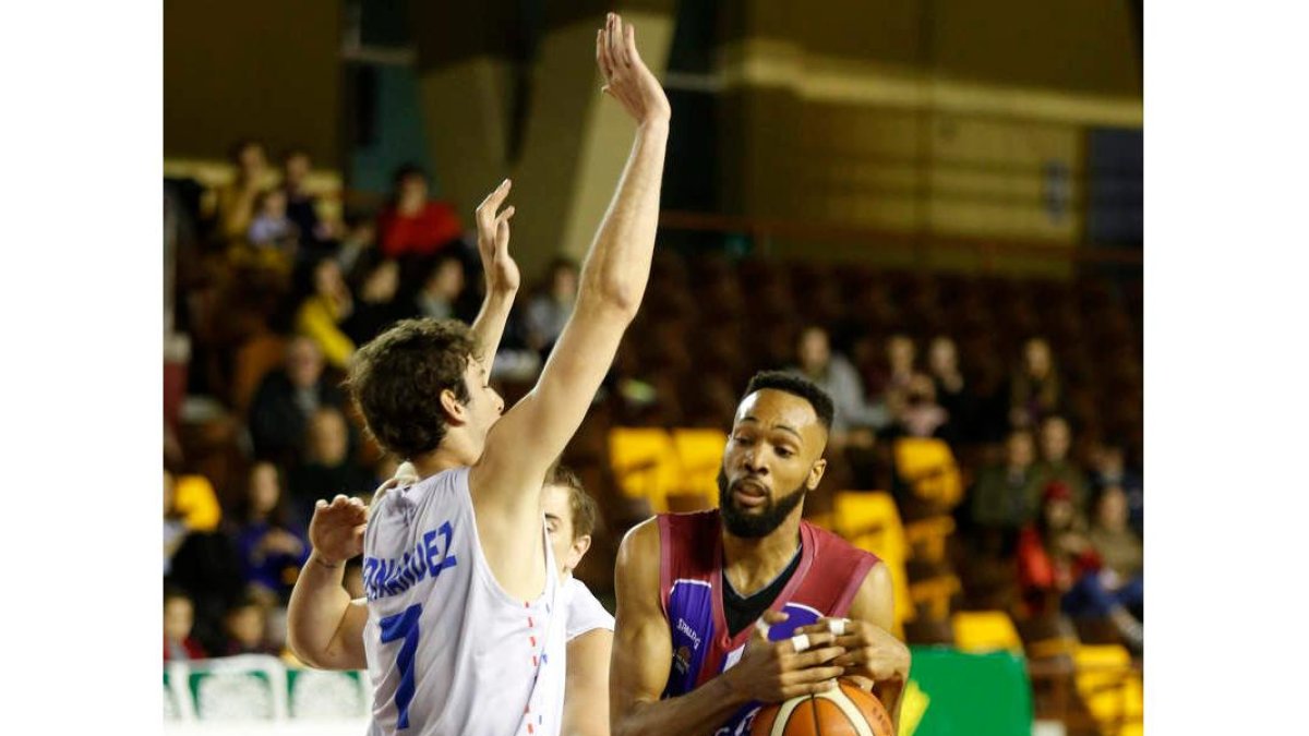 El Agustinos E. Leclerc acabó la Liga con derrota. F. OTERO PERANDONES