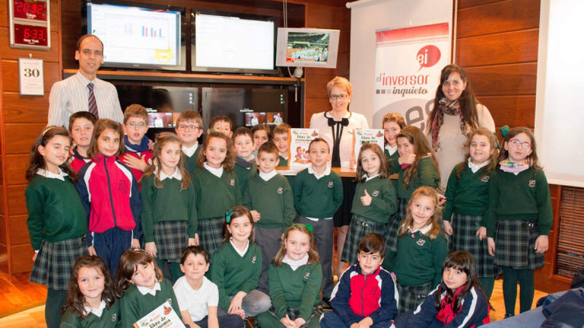 Los niñós de 2º de primaria, en la Sala de Bolsa de Andband.
