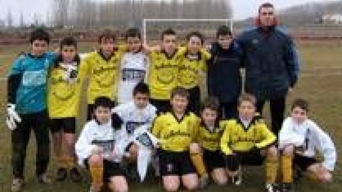 El Loyola acusó las bajas ante el Astorga pero todavía continúa optando al subcampeonato alevín