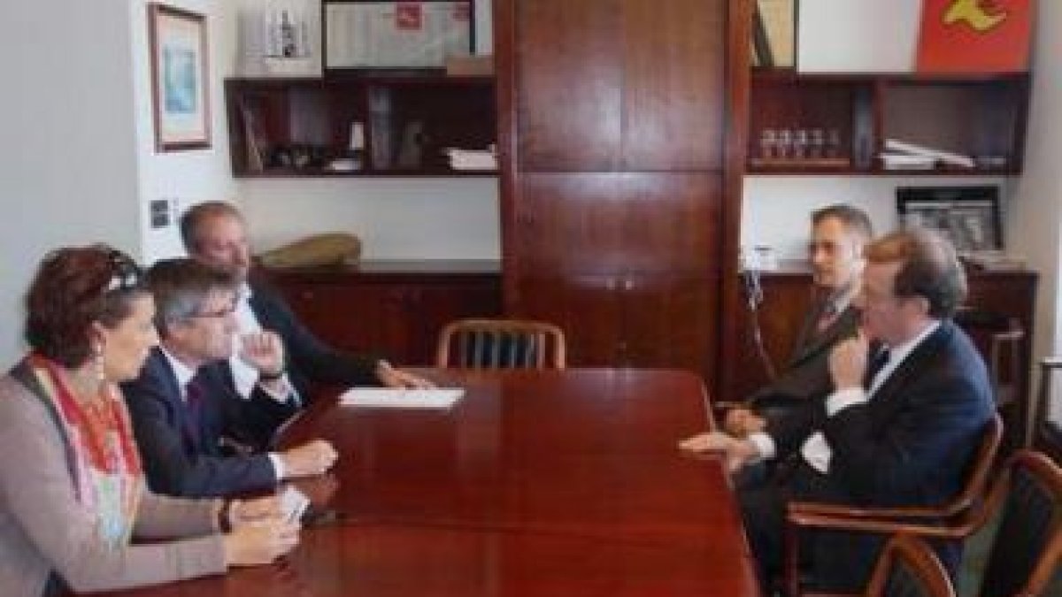Bisila Bokoko, Susana Travesí, Ignacio Tejera, Francisco Fernández y Abel Pardo, en un momento de la