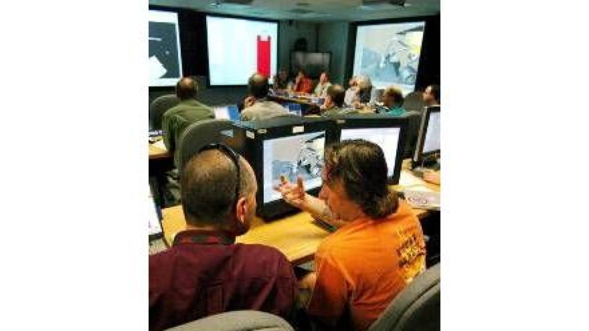 Los ingenieros discuten sobre la ubicación del «Spirit»