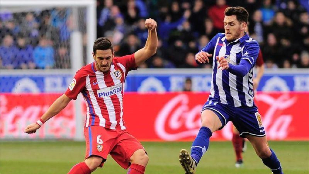 Koke centra con la oposición de Ibai Gómez.