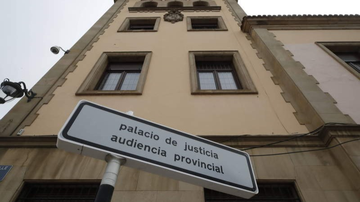 Palacio de la Audiencia Provincial de León. DL