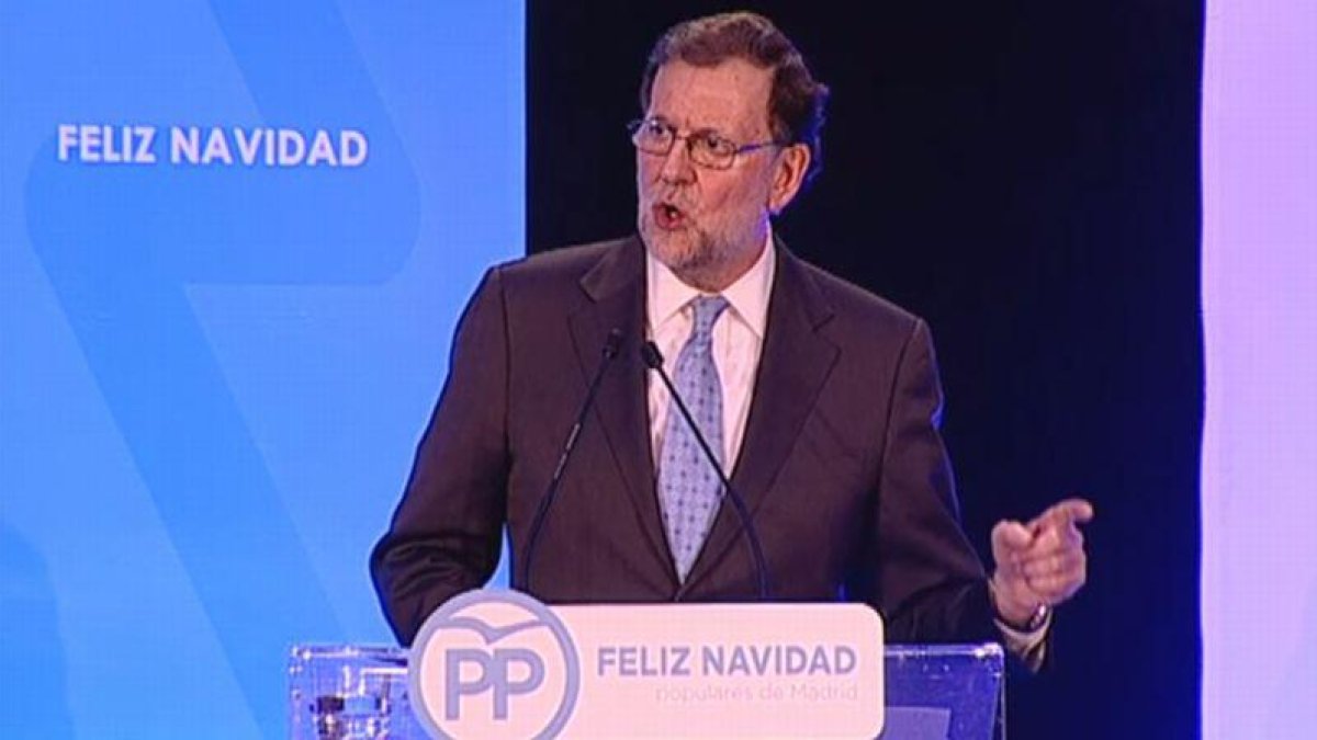 Discurso de Rajoy en la cena de Navidad con militantes del PP en Torrejón de Ardoz, este miércoles.