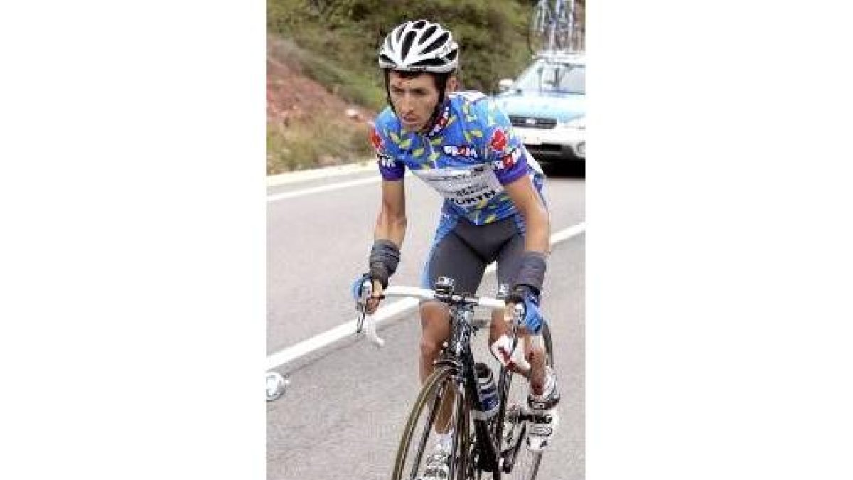 Roberto Heras durante la etapa de ayer, en la que sufrió una caída