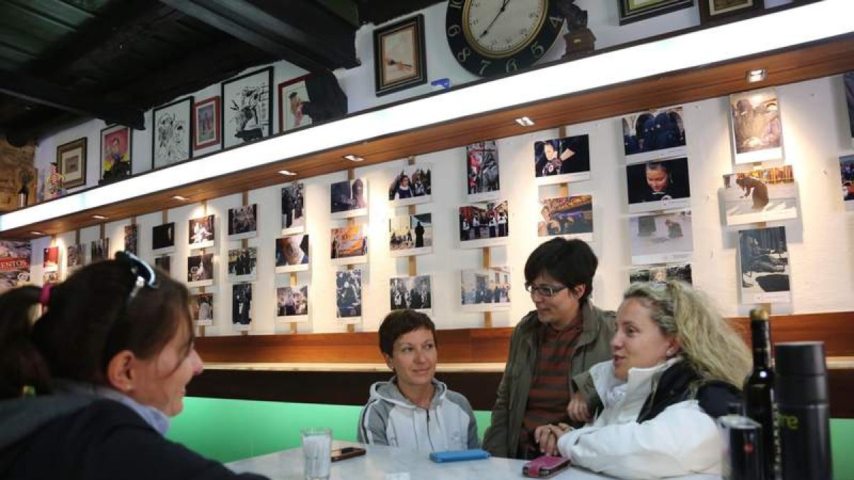 Aspecto que presentaba ayer la exposición a primeras horas de la mañana.