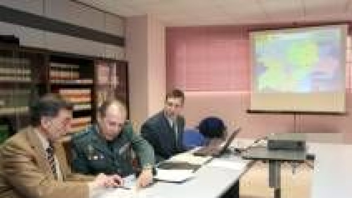 Alejo y el teniente coronel jefe de la Unidad de Tráfico de la Guardia Civil, Manuel Fernández