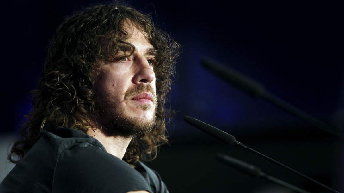 Carles Puyol durante el acto de despedida en el que anunció su adiós del Barça