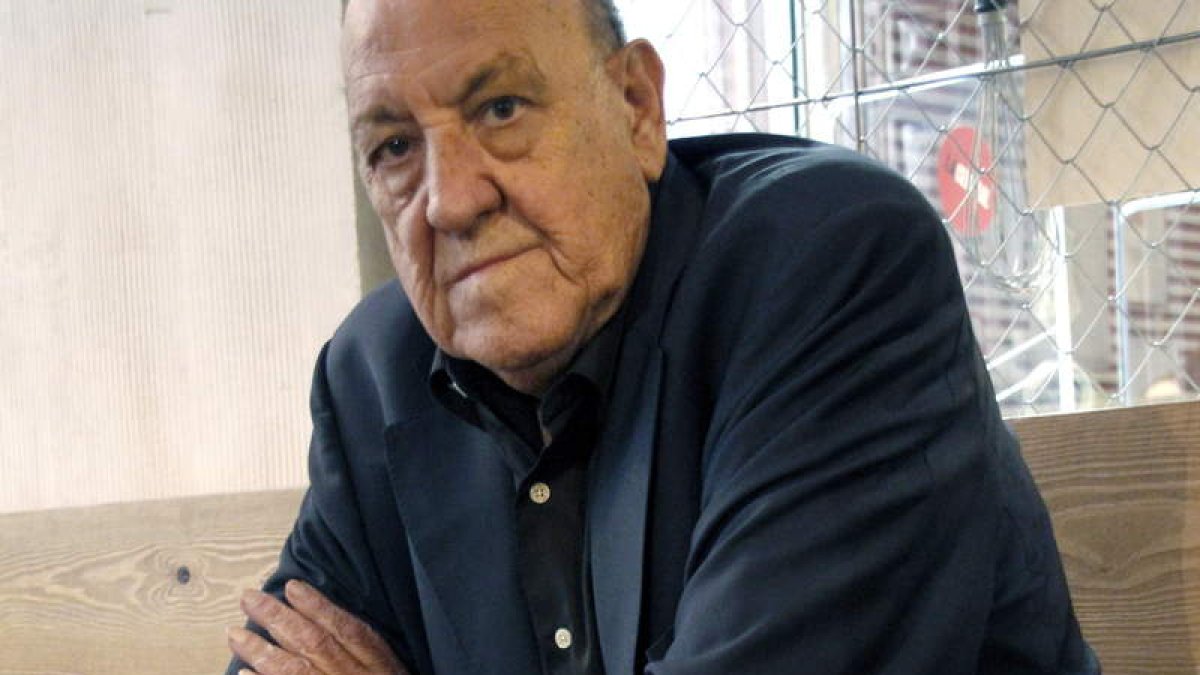 Una de las últimas fotos del fallecido escritor aragonés Javier Tomeo