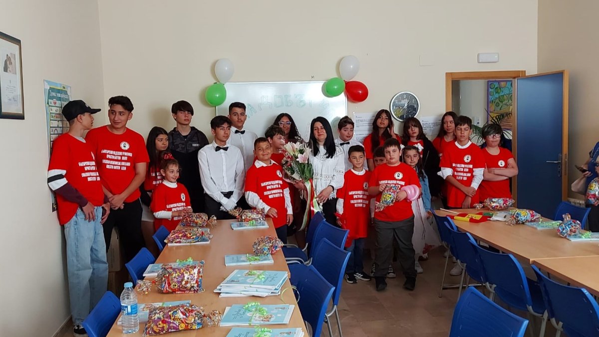 Alumnos de la escuela dominical de Búlgaro en Puente Castro. DL