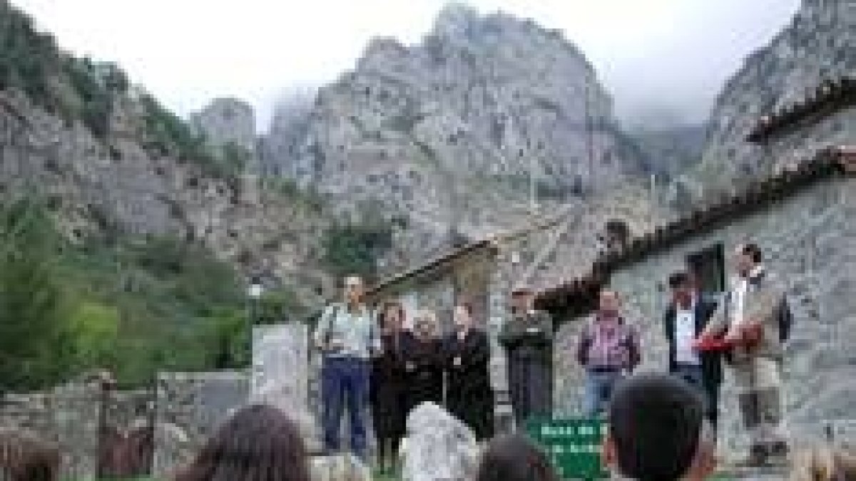 Homenaje de la Universidad en Caín a la figura de «El Cainejo».