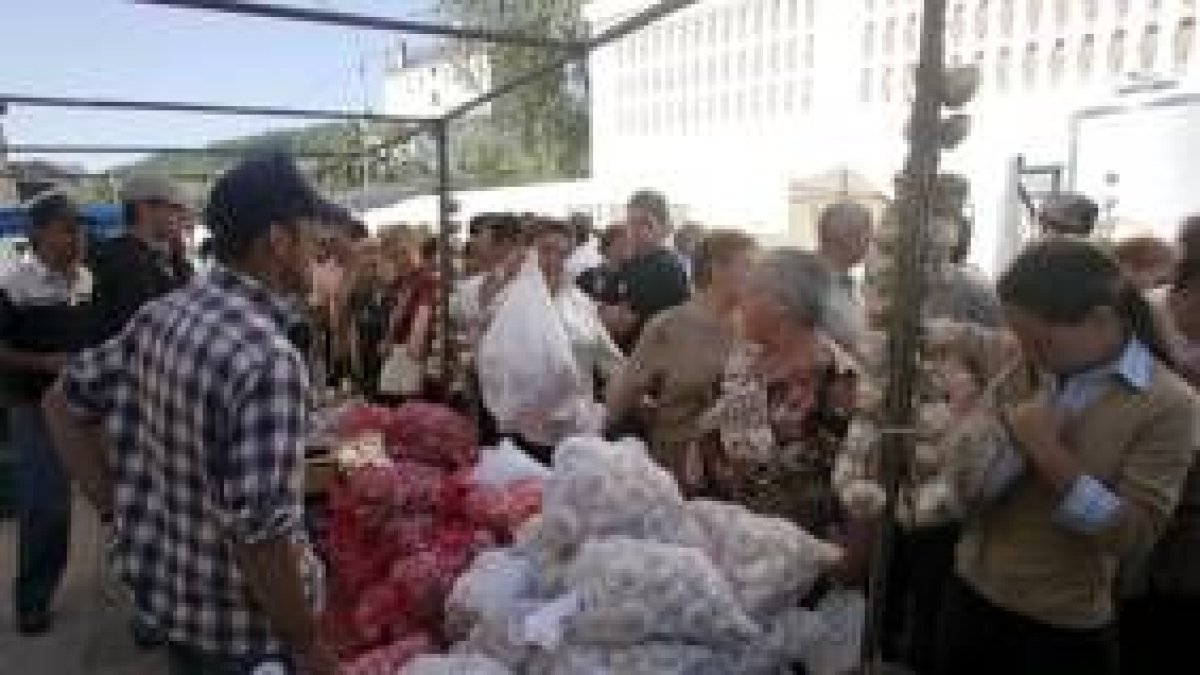 San Miguel de las Dueñas acogerá mañana una nueva edición de la Feria del Ajo