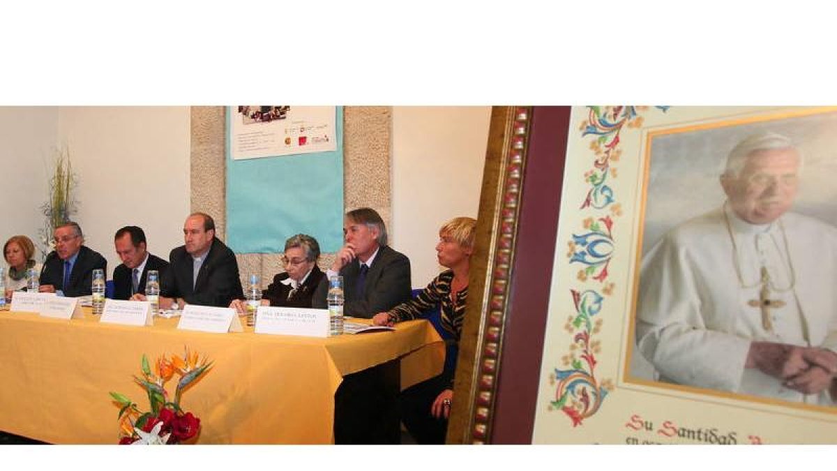 La Escuela de Trabajo Social celebró ayer sus 50 años de actividad.
