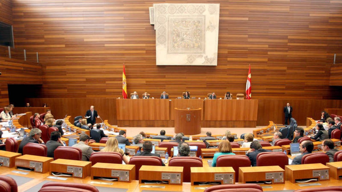 Un momento de la celebración de un Pleno en las Cortes autonómicas, el Parlamento de la Comunidad.