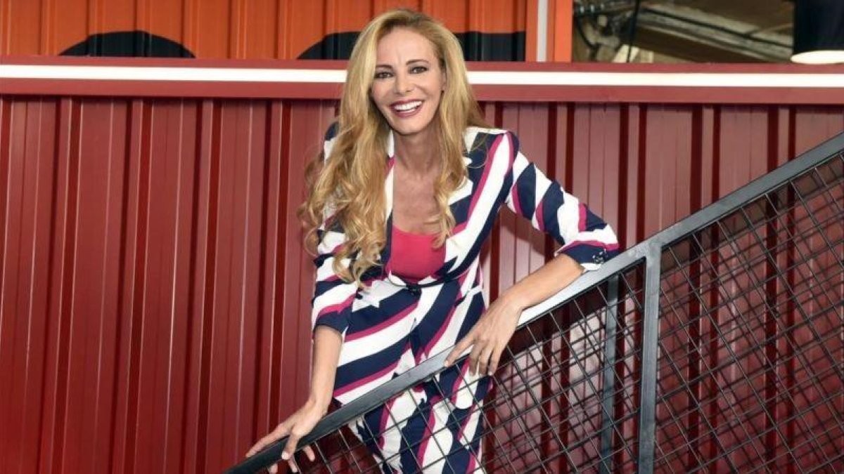 Paula Vázquez, presentadora de la segunda edición del concurso Fama a bailar.