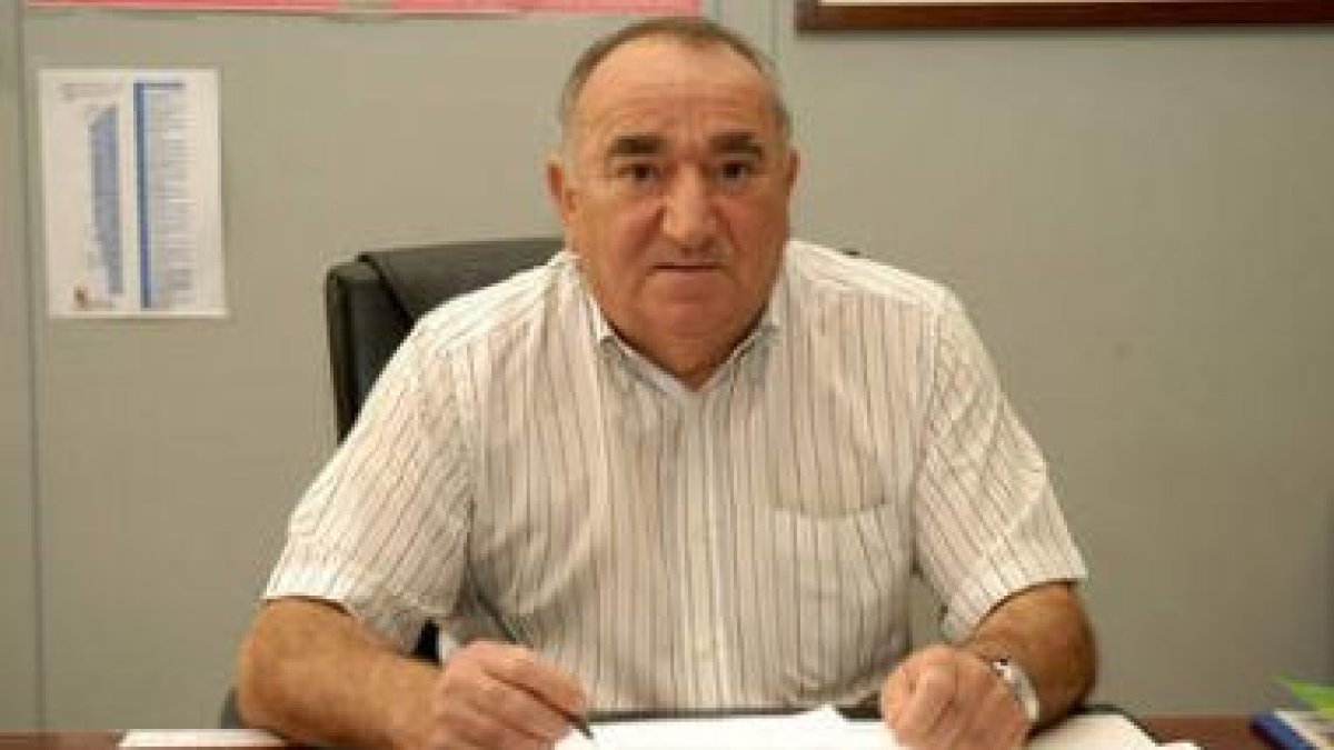Antonio De Barrio en su despacho de la Junta.