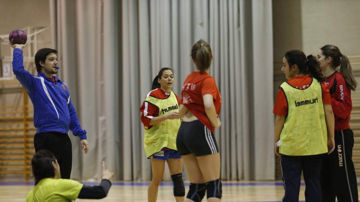 El técnico Javi Callejo confía en sumar un nuevo triunfo.