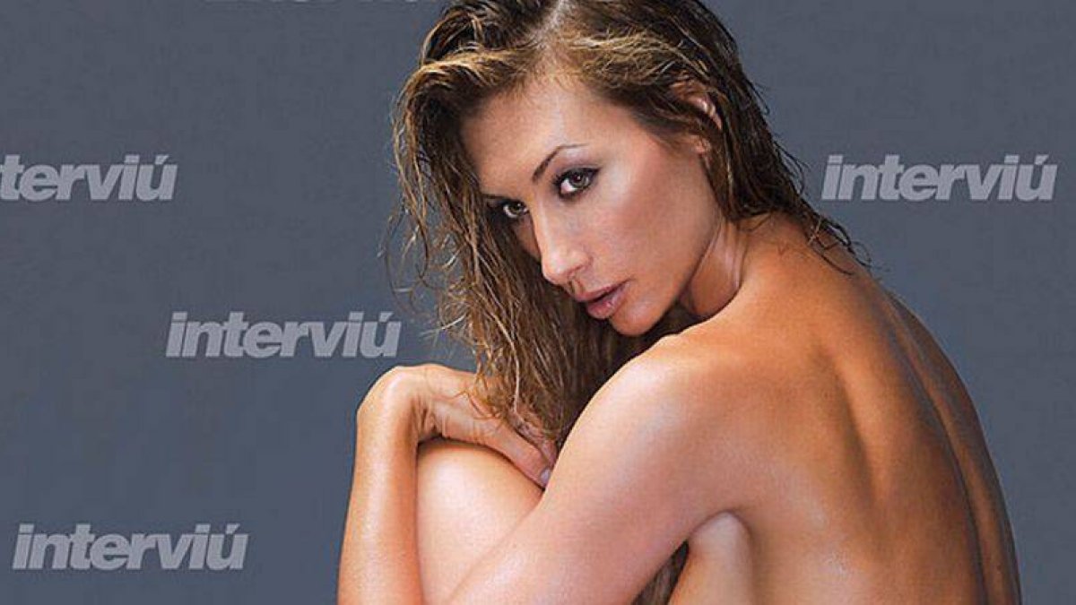 Mónica Pont, protagonista de la portada de 'Interviú' EL PERIÓDICO