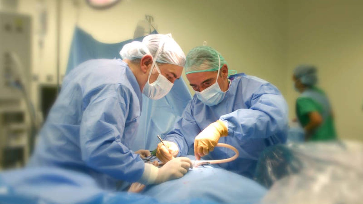 Muchos de los quirófanos estuvieron ocupados por pacientes covid. DL