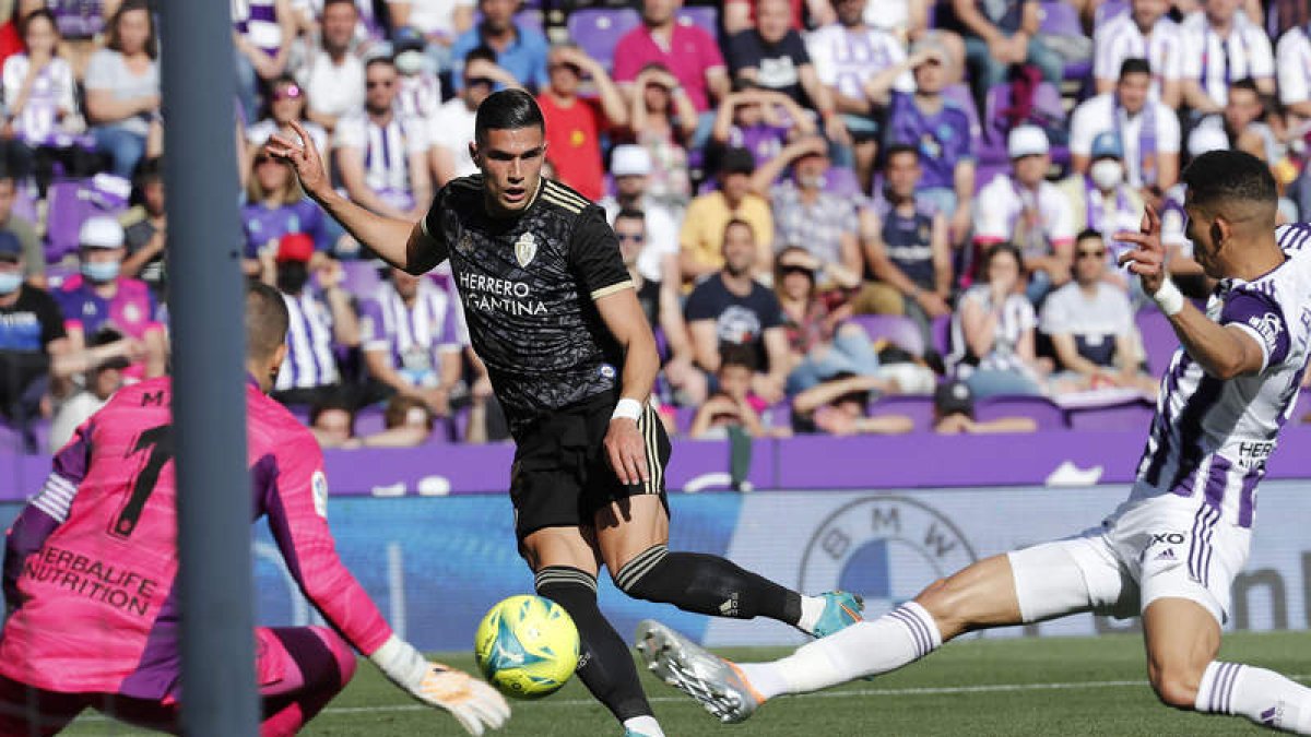 No pudo ser y Zorrilla se le vuelve a resistir a una Deportiva que estuvo alentada por su afición, a la que agradeció al final el apoyo. L. DE LA MATA