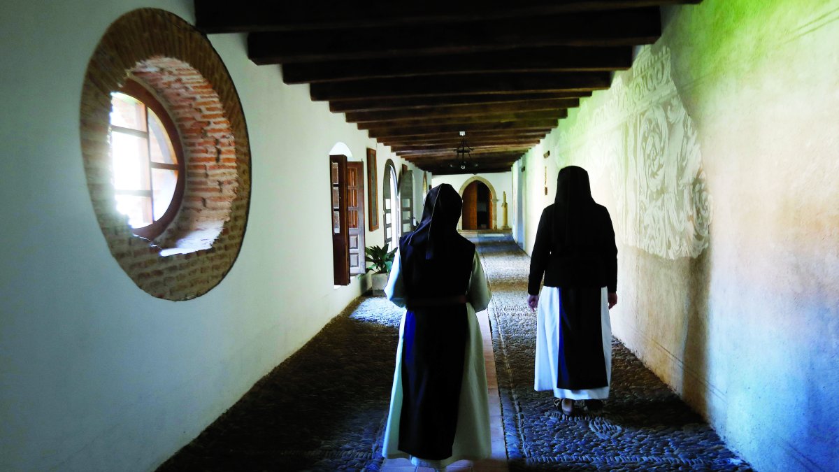 DA-MONJAS-F1-01-56-37-1