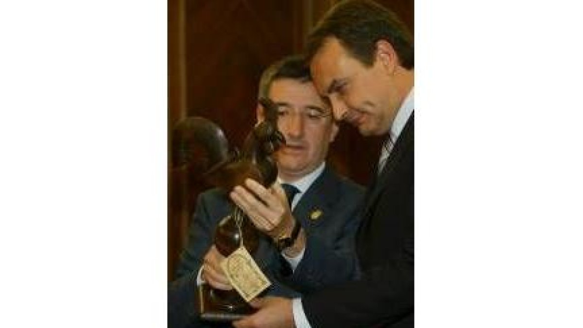 Fernández y Zapatero se reunieron ya en León el 22 de abril del 2004