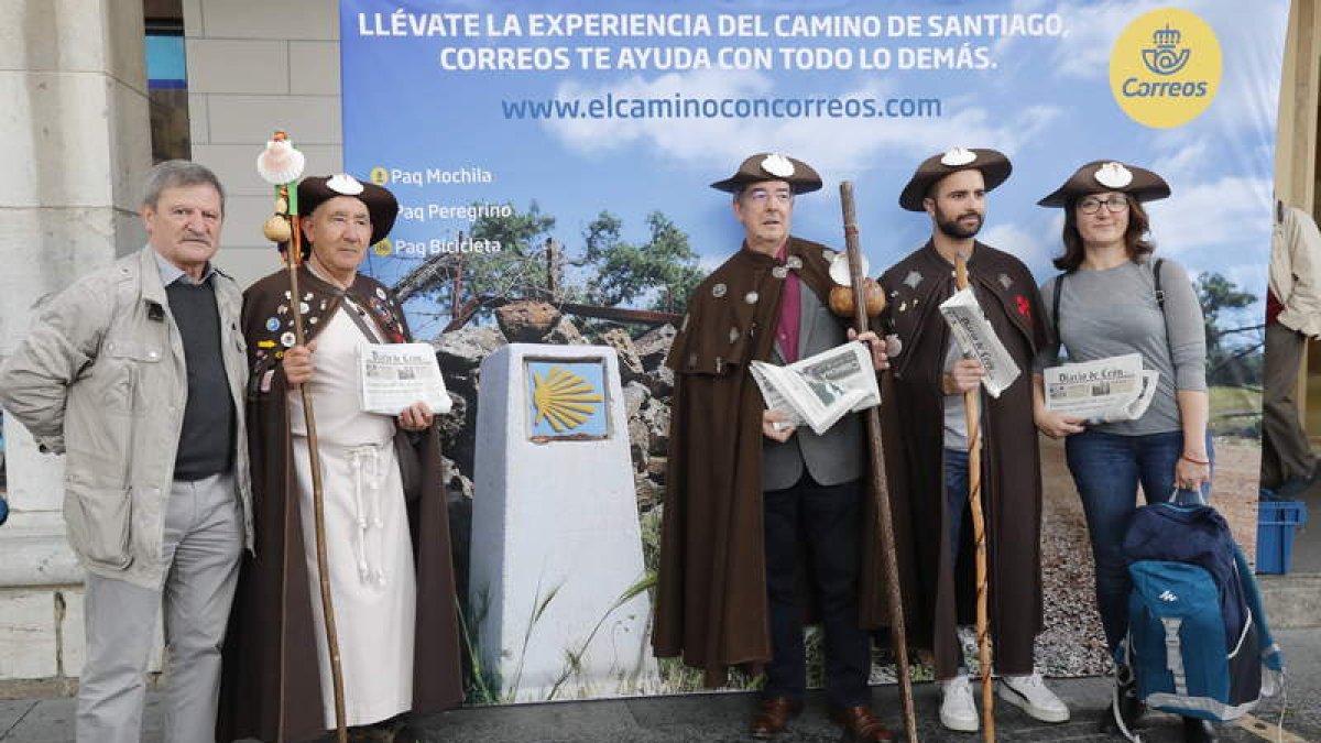 Correos participó en la iniciativa promocional en León con la Asociacion de Amigos del Camino. RAMIRO