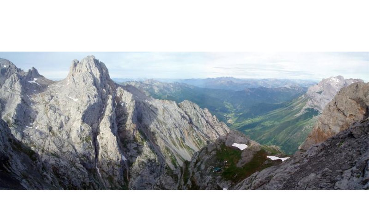 Vista del Collado Jermoso desde el Hoyo del Llambrión.