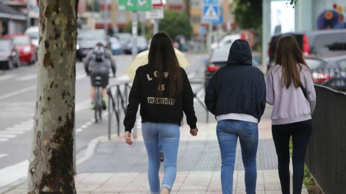 Los jóvenes ven en la emigración una oportunidad de mejora