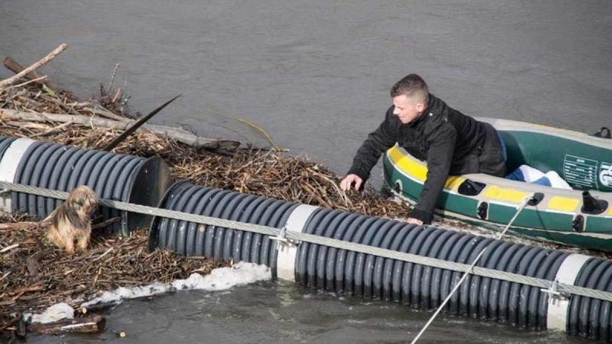 Operativo del rescate montado en el río Boeza.