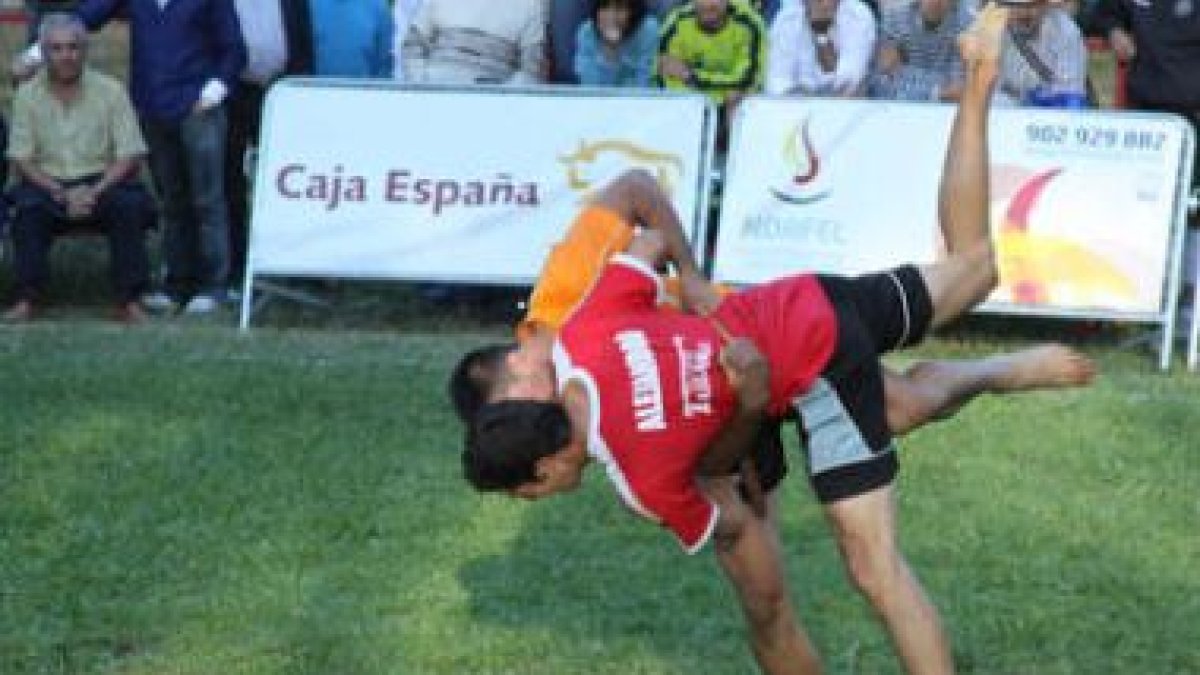 Sergio Pérez y Alejandro Lozano, en el imagen, fueron los protagonistas sin necesidad de triunfo.