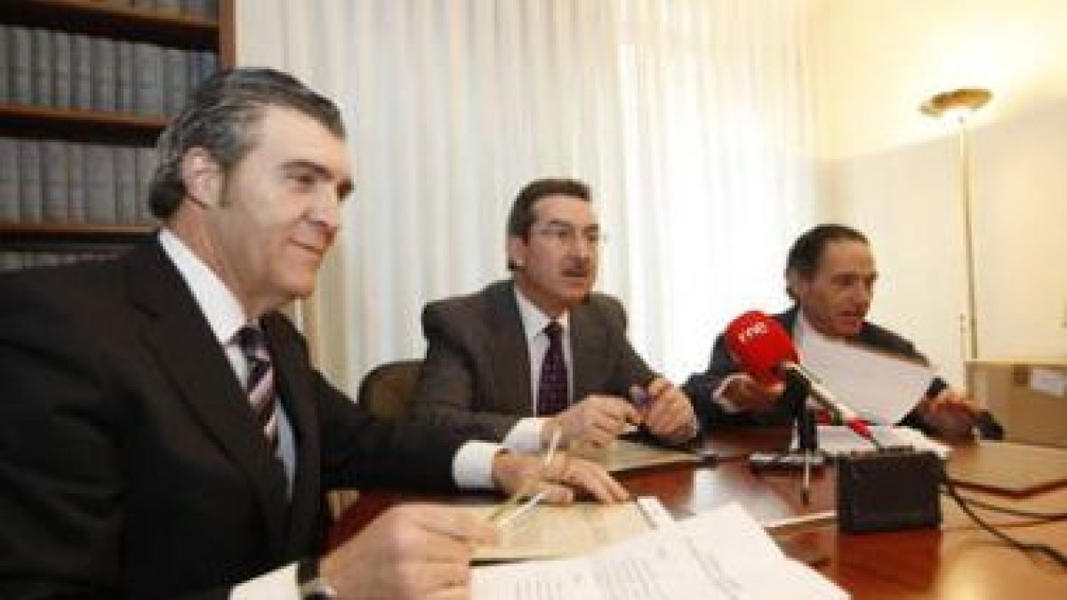 El consistorio se comprometió con los empresarios a priorizar las deudas.