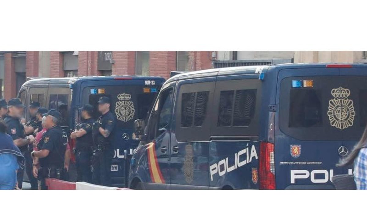 Despliegue policial en León por la cumbre europea. FERNANDO OTERO