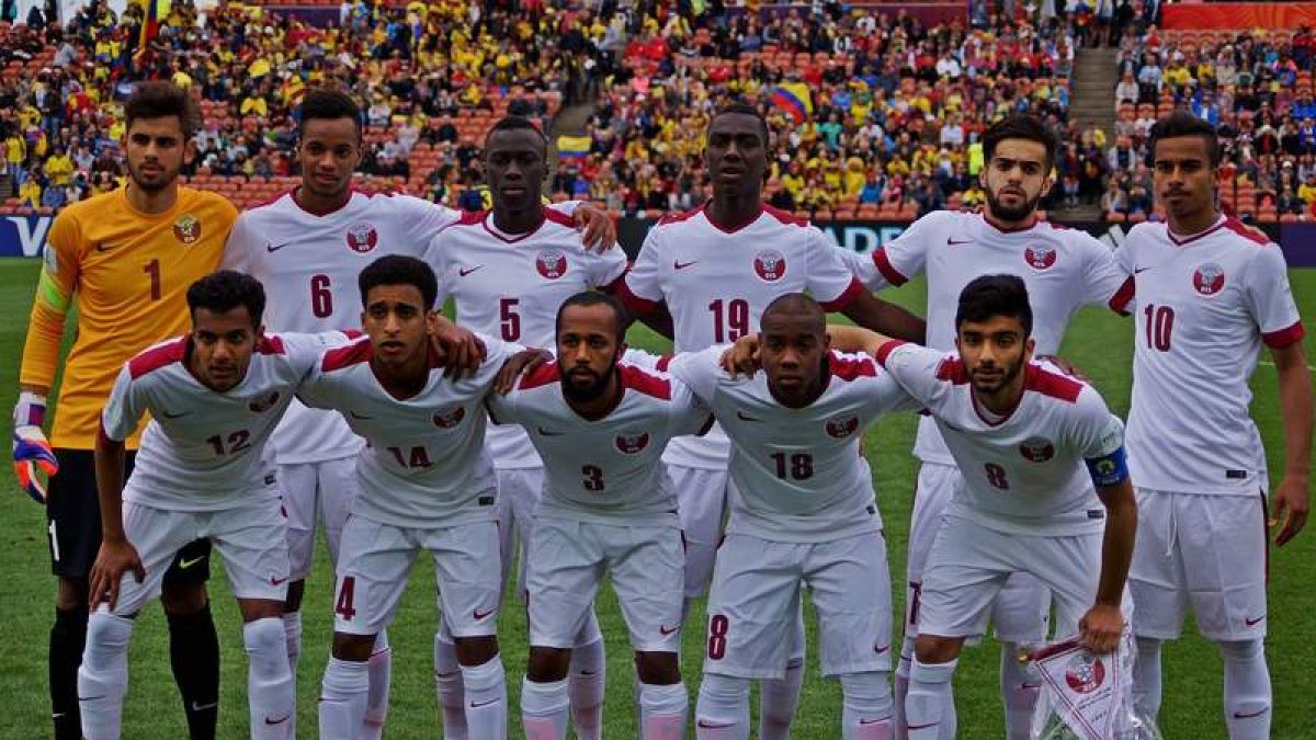 La selección sub-19 de Catar con Abdullah Abdulsalam (dorsal 14) y Tarek Salman (dorsal 8), que se incorporan hoy a la Cultural. FIFA