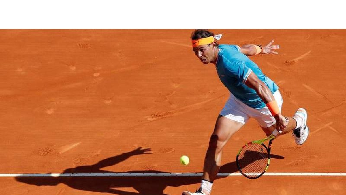 Rafa Nadal devuelve la bola a su compatriota Roberto Bautista durante el encuentro. NOGIER
