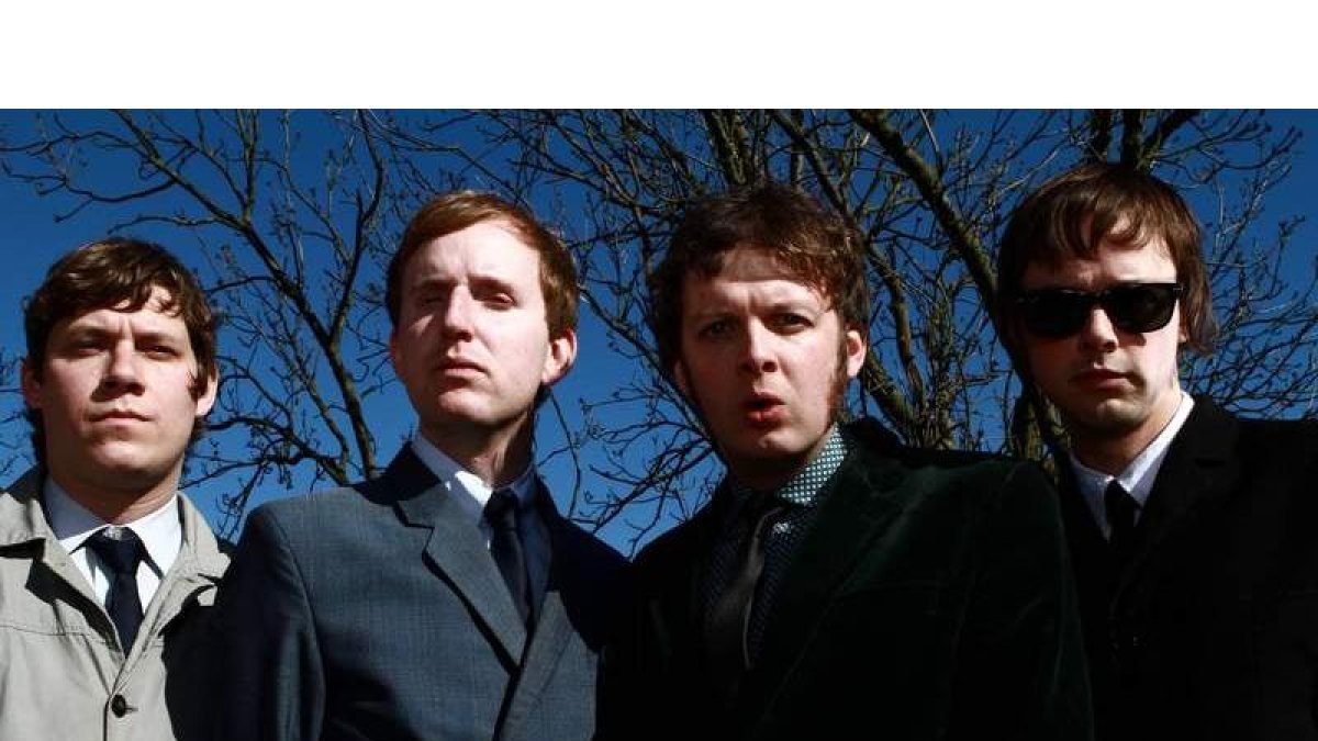 Los integrantes del grupo holandés The Kik, y debajo los americanos Nick Waterhouse y el grupo Gentleman Jesse.