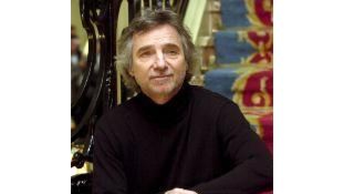 El director de «8 millas», Curtis Hanson, ayer en Madrid