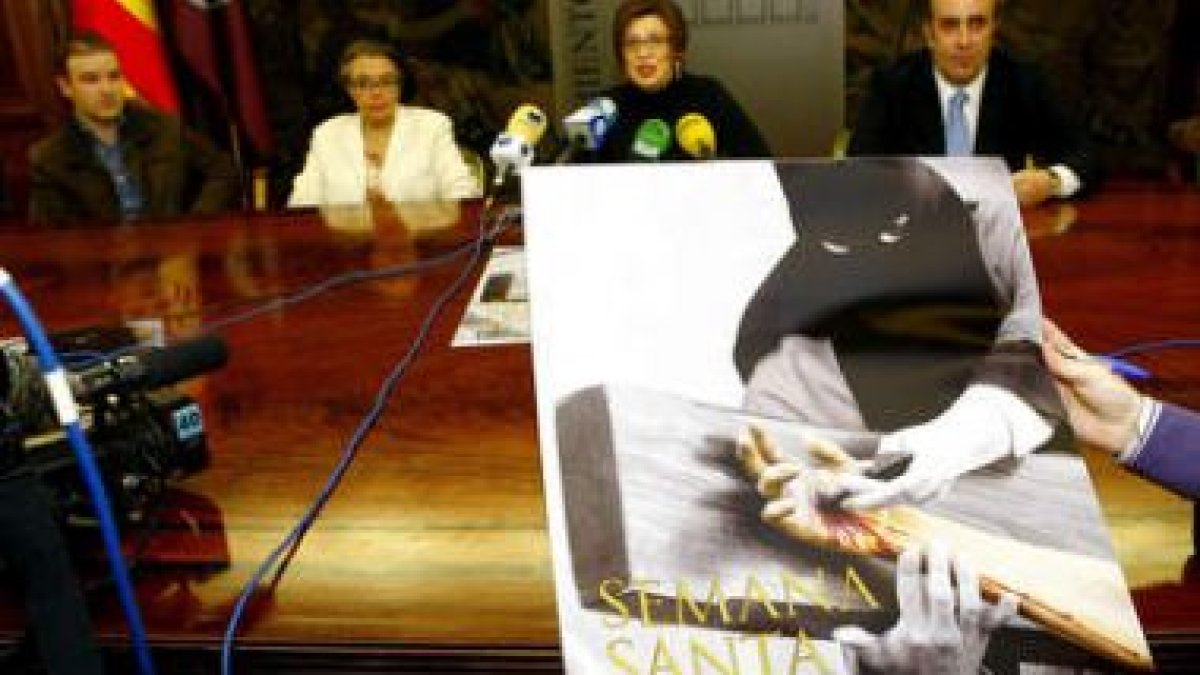 Moisés García, Maite García, Susana Travesí y Javier Álvarez Nogal, en la presentación del cartel of