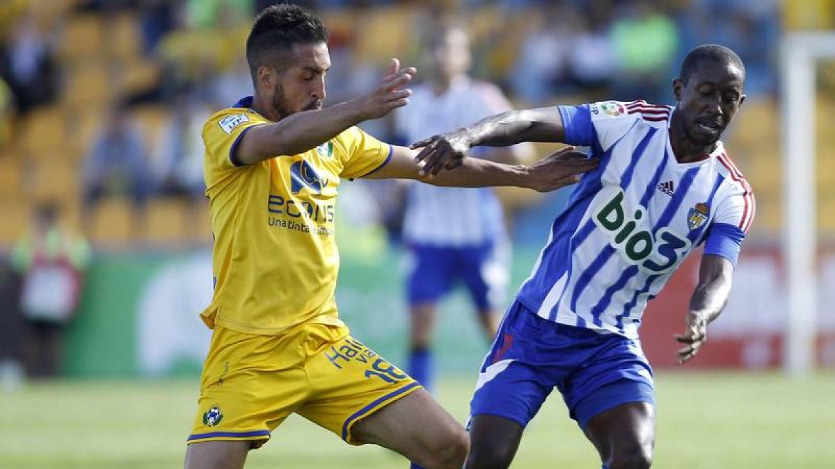 Encuentro entre la Deportiva y el Alcorcón, que acabó con la derrota del equipo berciano