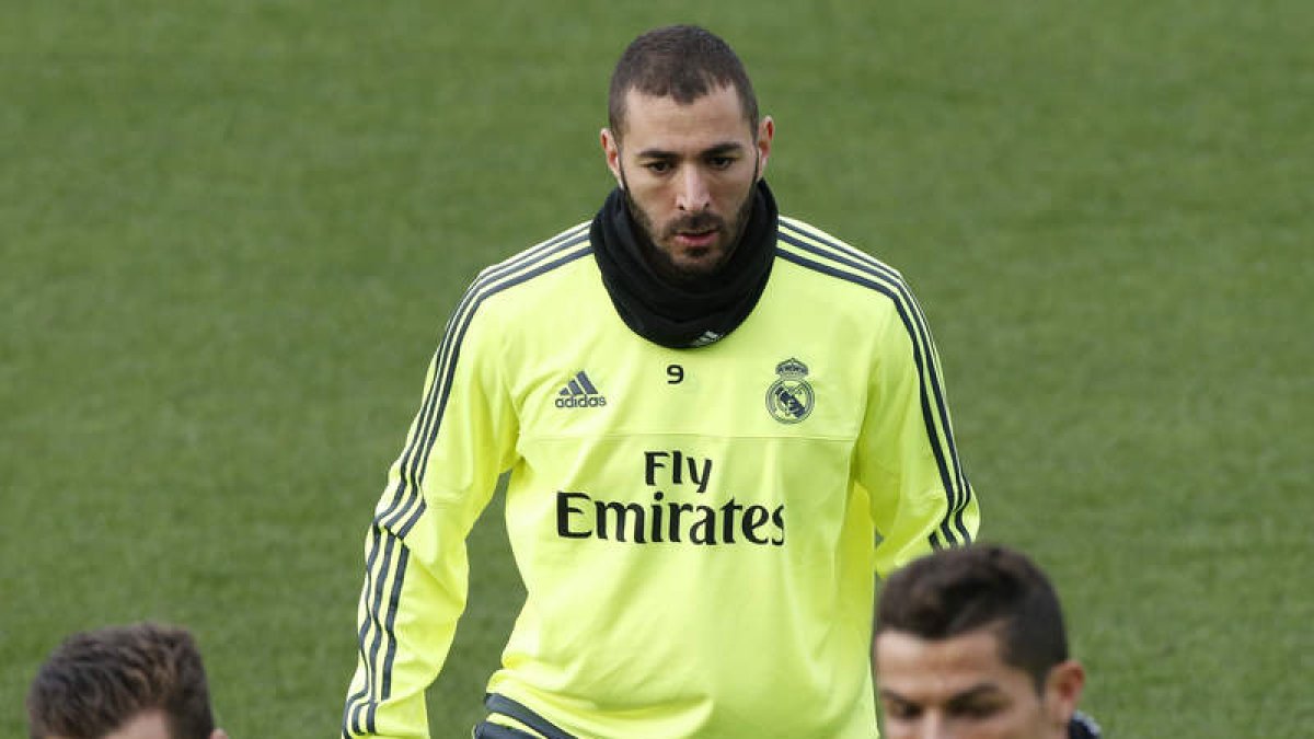 Benzema no podrá participar las tres próximas semanas en los entrenamientos del Madrid. HUESCA