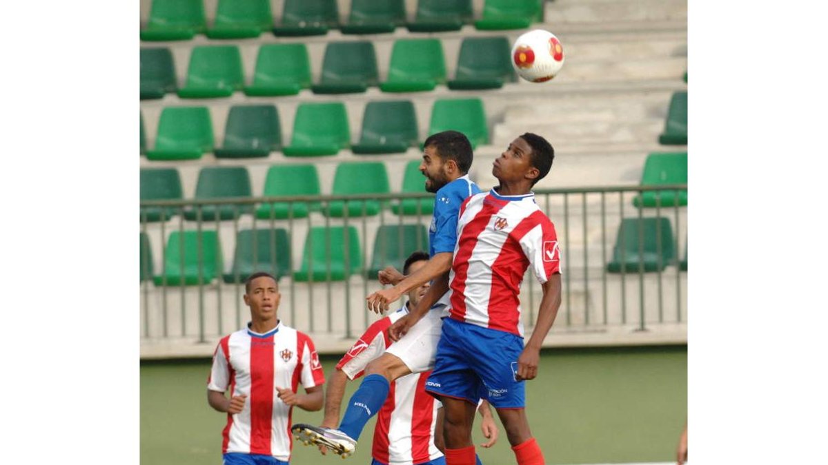 El equipo rojiblanco se aleja de los puestos de ascenso.