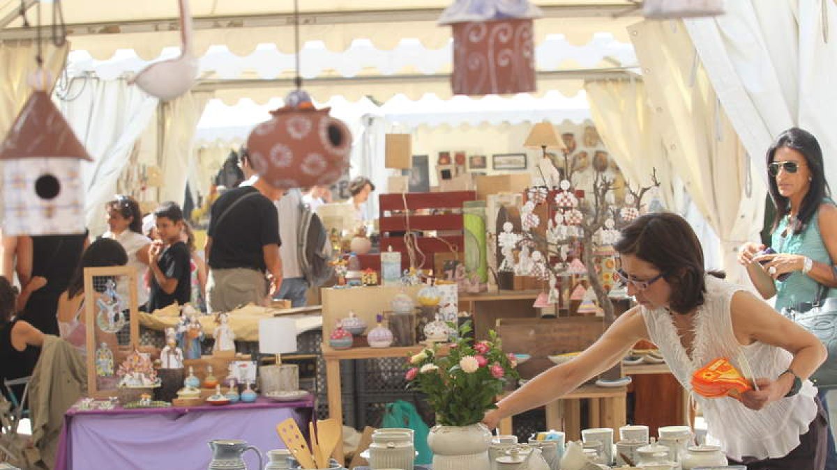 La feria de la cerámica volvió a ser uno de los reclamos de las fiestas.