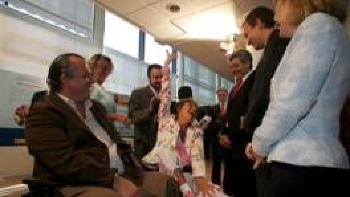 Amparo Valcarce, Rodríguez Zapatero y Miguel Martínez, durante la presentación del futuro Camf