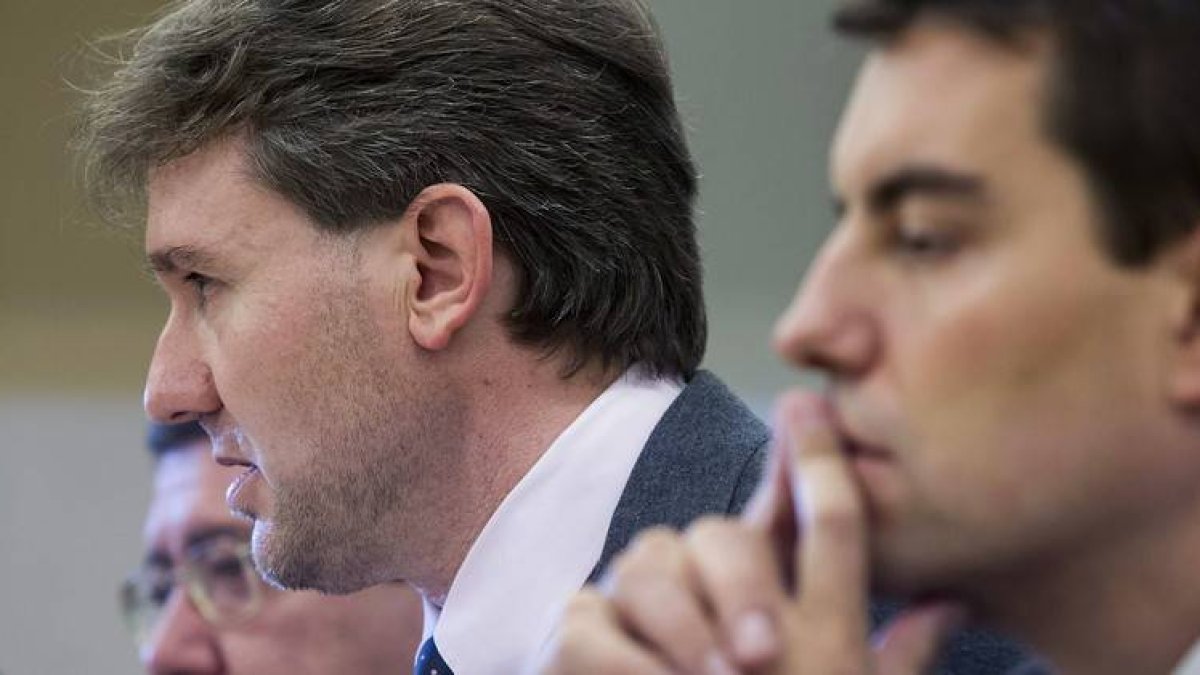 El alcalde de Burgos, Javier Lacalle, acompañado por el vicealcalde, Ángel Ibáñez