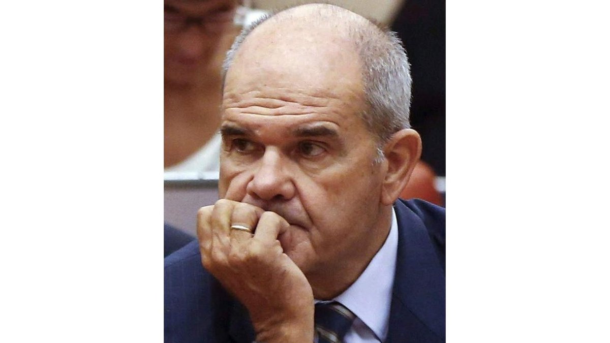 Los expresidentes andaluces José Antonio Griñán y Manuel Chaves. EFE