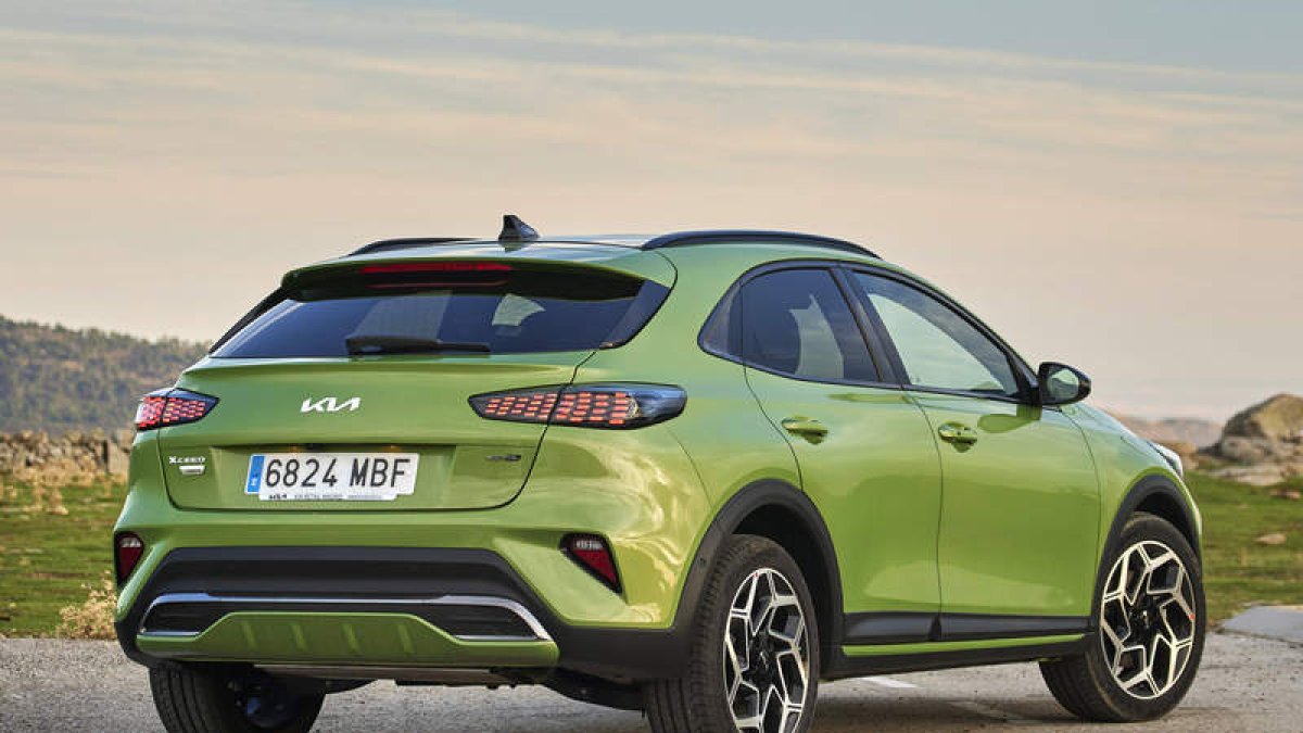 La vista zaguera, con el difusor en color carrocería y los estilizados pilotos, está en consonancia con la filosofía deportiva del modelo. KXC